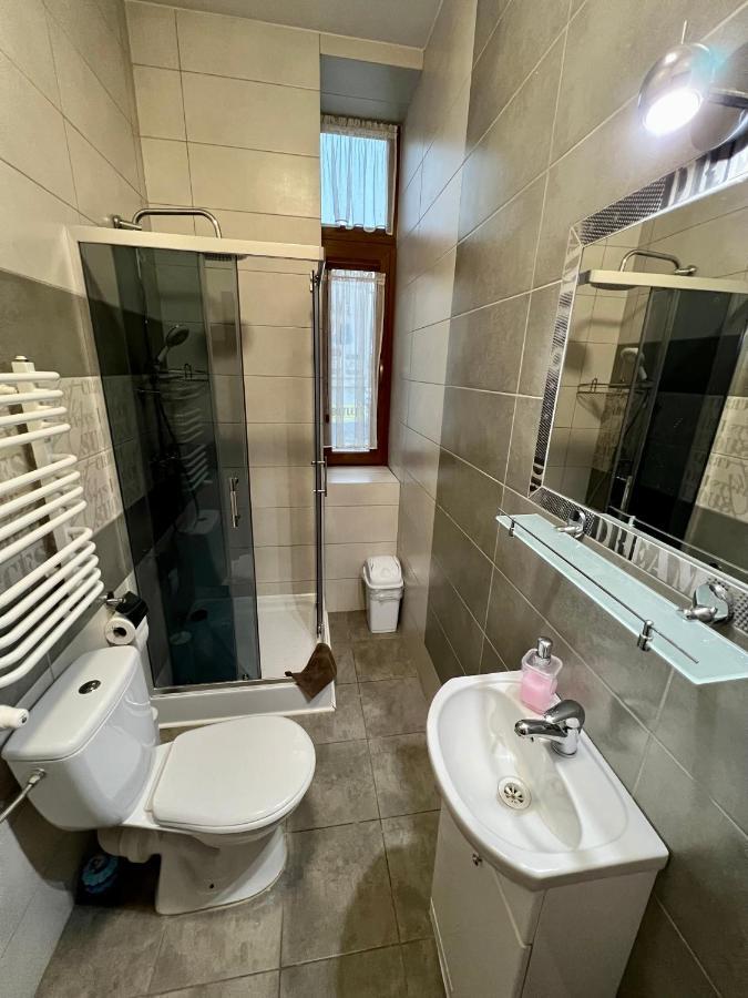 Apartamenty Ostrowiec - Pokoje Goscinne Centrum Ostrowiec Świętokrzyski Kültér fotó
