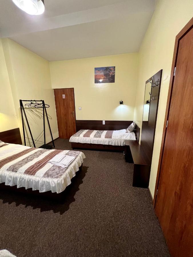 Apartamenty Ostrowiec - Pokoje Goscinne Centrum Ostrowiec Świętokrzyski Kültér fotó
