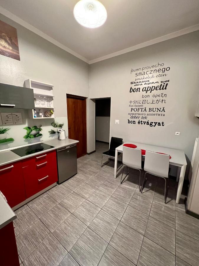 Apartamenty Ostrowiec - Pokoje Goscinne Centrum Ostrowiec Świętokrzyski Kültér fotó