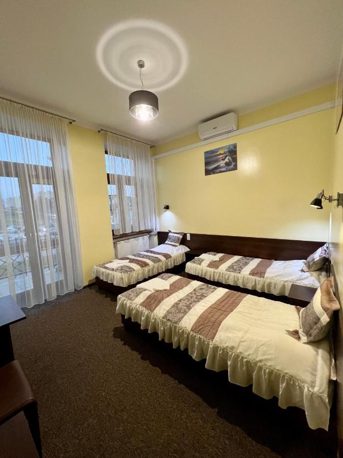 Apartamenty Ostrowiec - Pokoje Goscinne Centrum Ostrowiec Świętokrzyski Kültér fotó