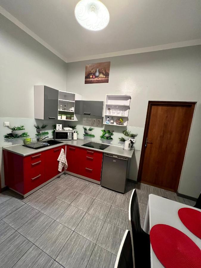 Apartamenty Ostrowiec - Pokoje Goscinne Centrum Ostrowiec Świętokrzyski Kültér fotó