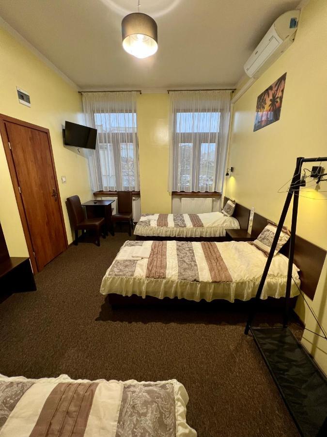 Apartamenty Ostrowiec - Pokoje Goscinne Centrum Ostrowiec Świętokrzyski Kültér fotó