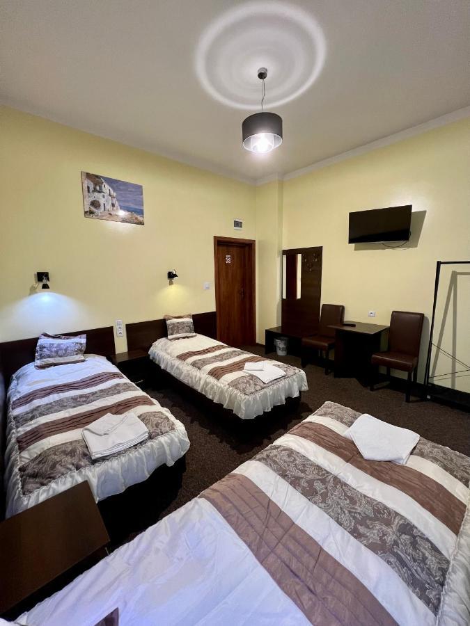 Apartamenty Ostrowiec - Pokoje Goscinne Centrum Ostrowiec Świętokrzyski Kültér fotó