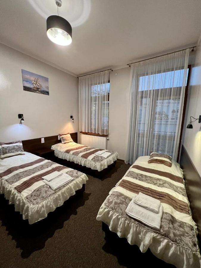 Apartamenty Ostrowiec - Pokoje Goscinne Centrum Ostrowiec Świętokrzyski Kültér fotó