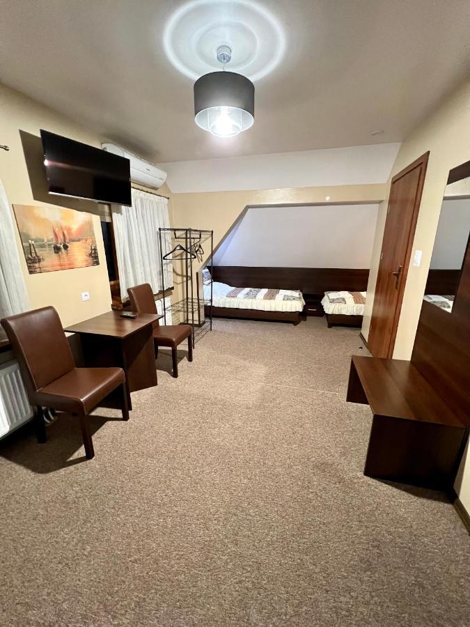 Apartamenty Ostrowiec - Pokoje Goscinne Centrum Ostrowiec Świętokrzyski Kültér fotó