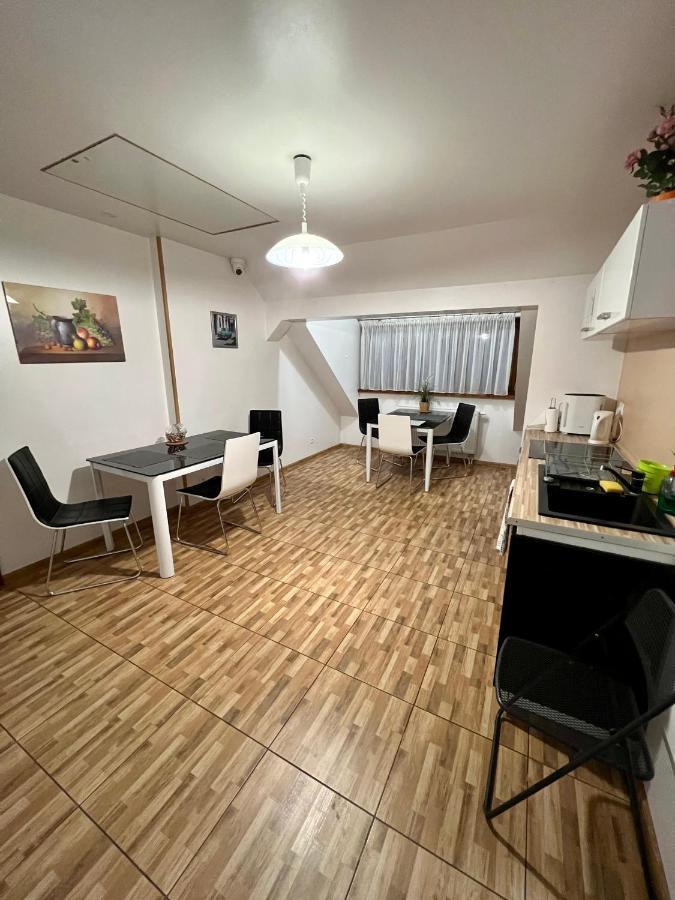 Apartamenty Ostrowiec - Pokoje Goscinne Centrum Ostrowiec Świętokrzyski Kültér fotó